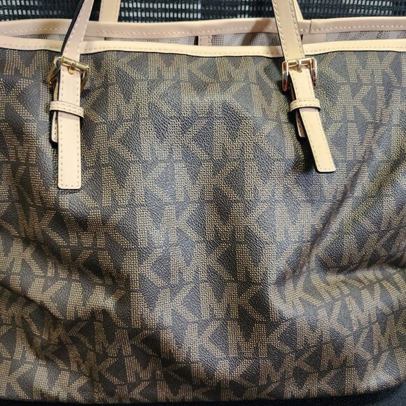 Michael Kors Jet Set Travel Tote - Picture 2 of 5